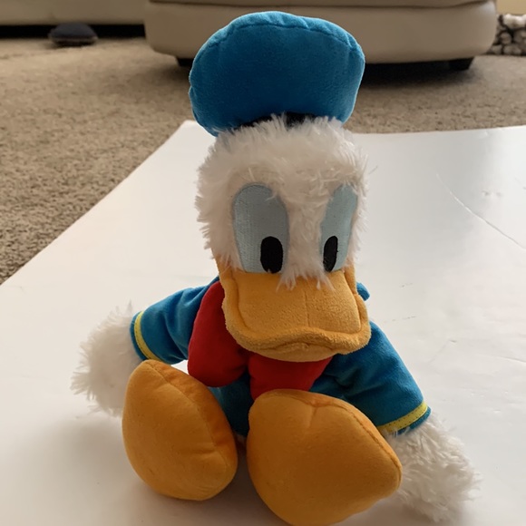 Disney’s Donald Duck, plush 15 inches excellent shape - Picture 9 of 9